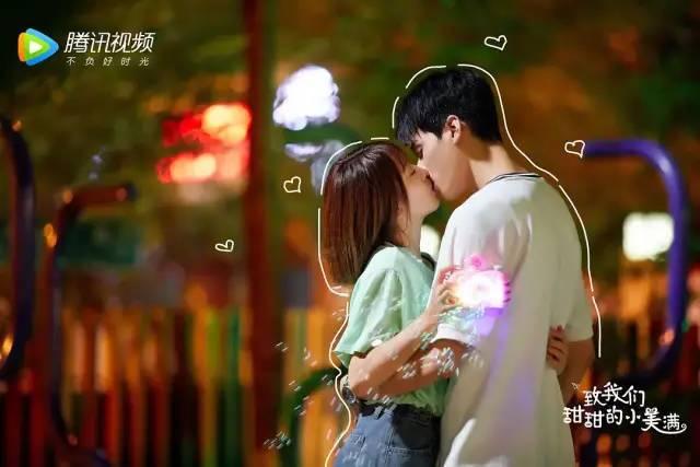 朋友说公务员一个月能赚4千，薪资真的这么少么？如果真这么少他们怎么生活？