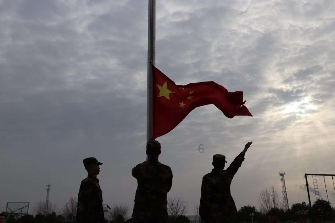 带着数十年人生的记忆,穿越回到中学时代,没有任何改变地复制一次人生,将会是一种怎样的感受?-智能问答网站,快速解决你的问题