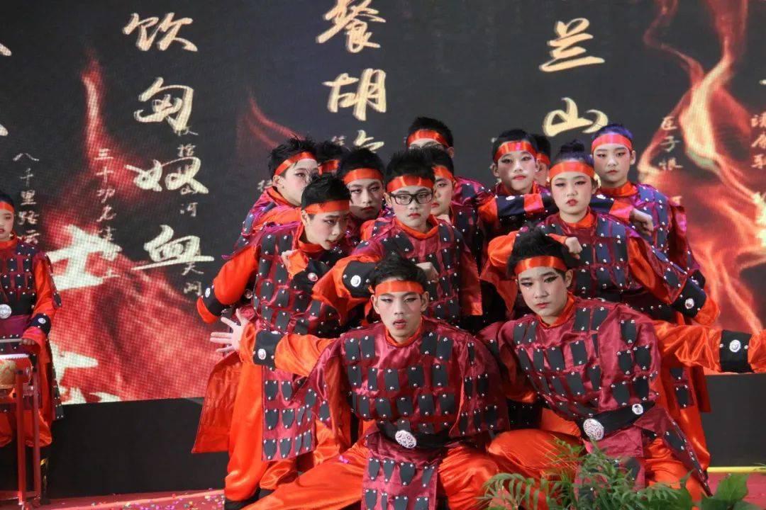 《向往的生活》惹争议！嘉宾惨被内部人员造谣，此事对节目的口碑有何影响？